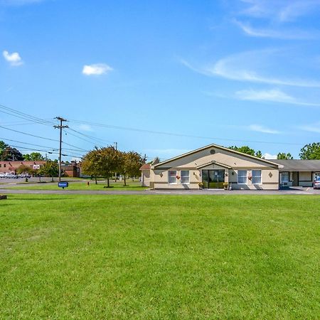 Rodeway Inn Weedsport Exteriér fotografie
