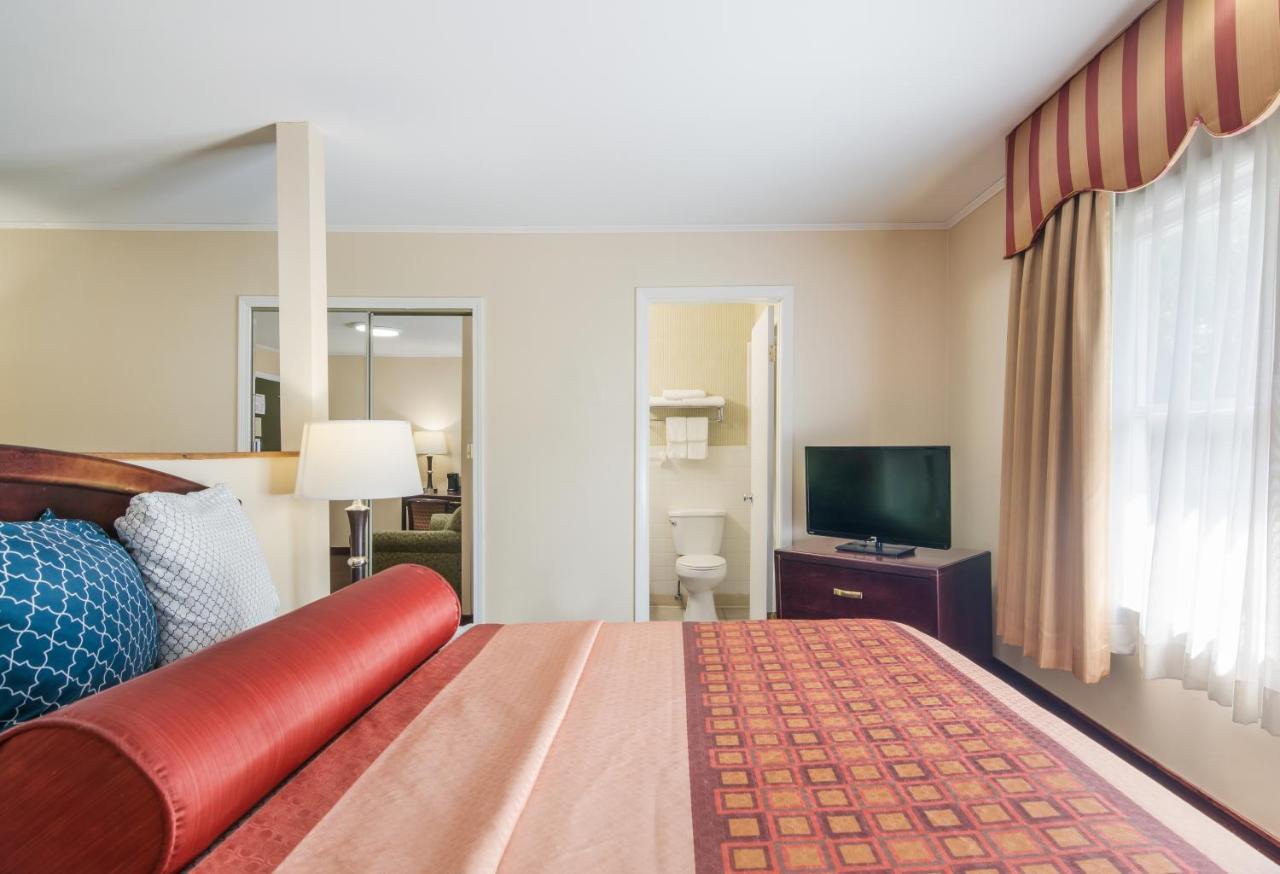 Rodeway Inn Weedsport Exteriér fotografie