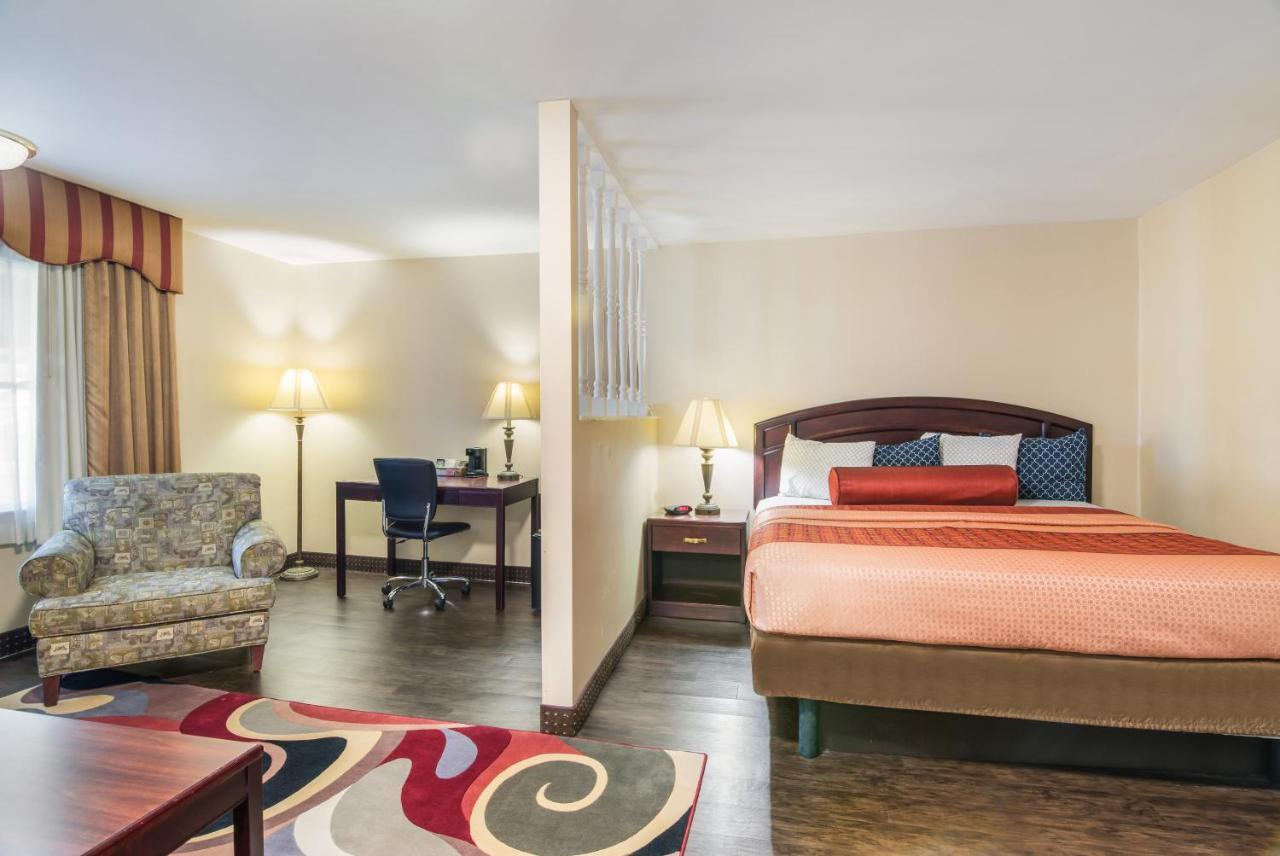 Rodeway Inn Weedsport Exteriér fotografie