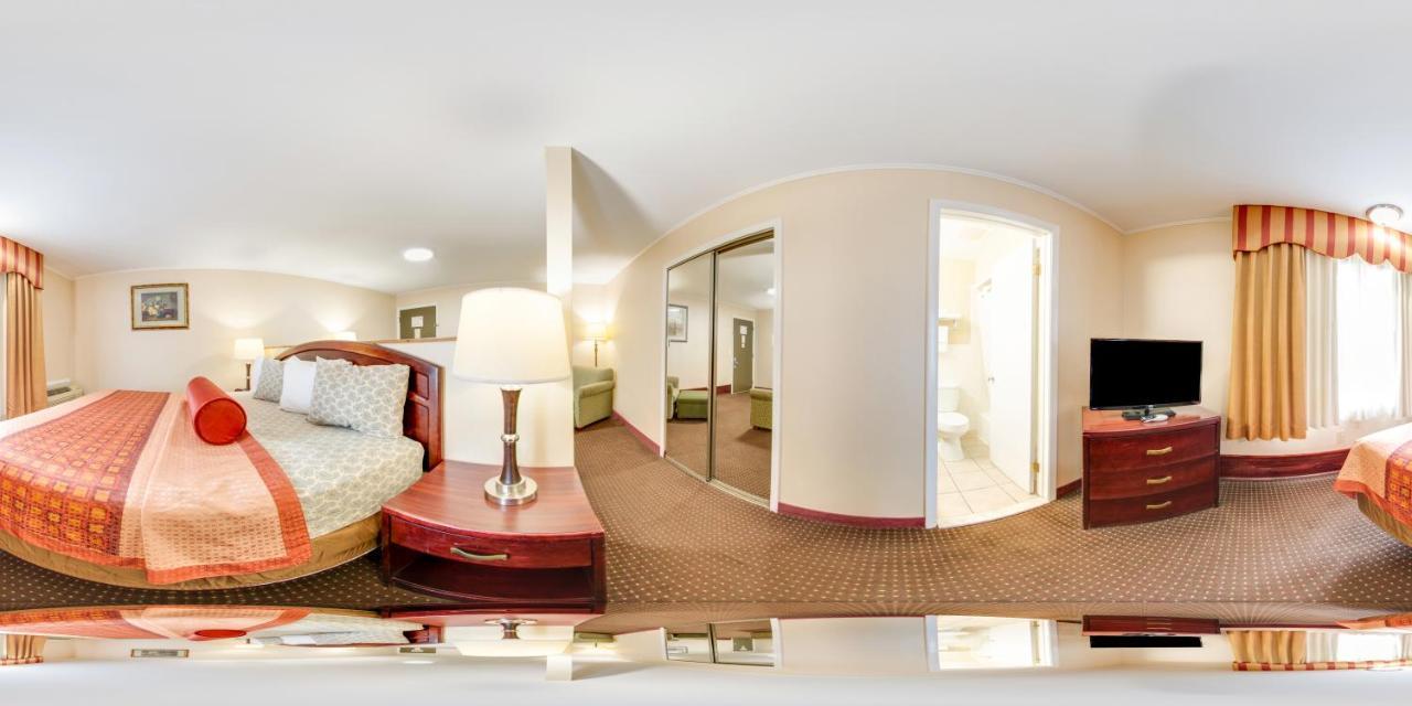 Rodeway Inn Weedsport Exteriér fotografie