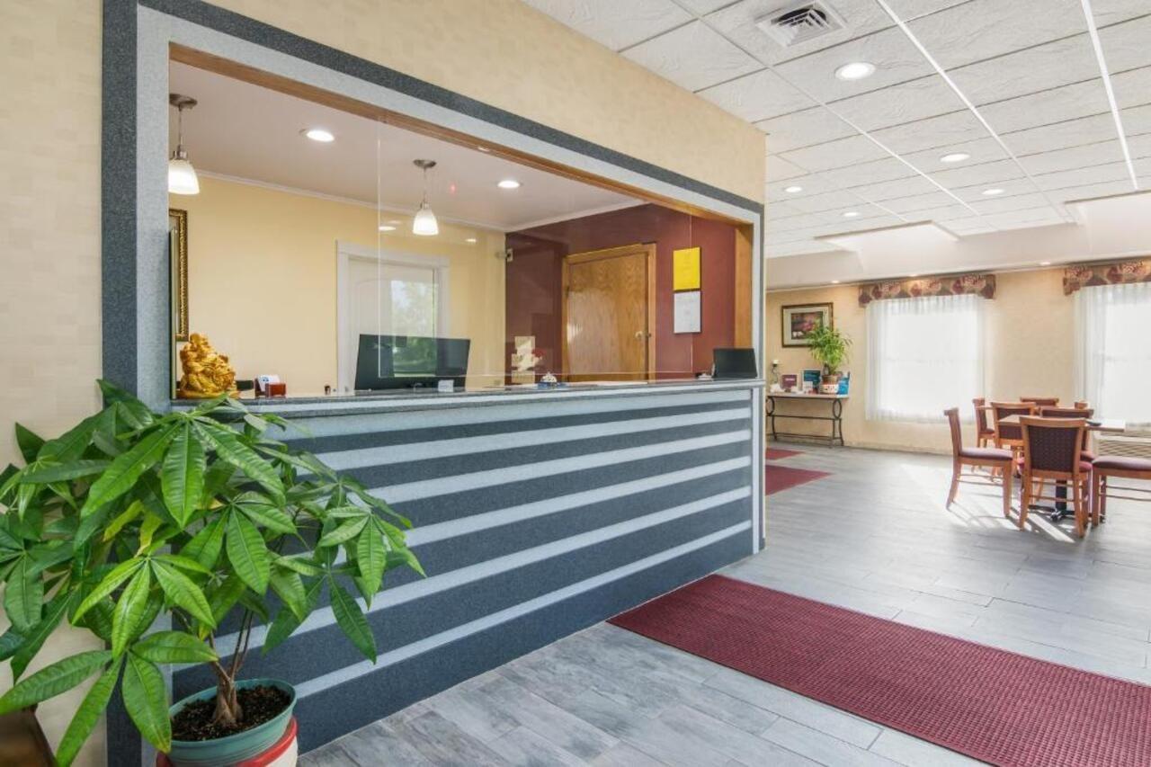 Rodeway Inn Weedsport Exteriér fotografie