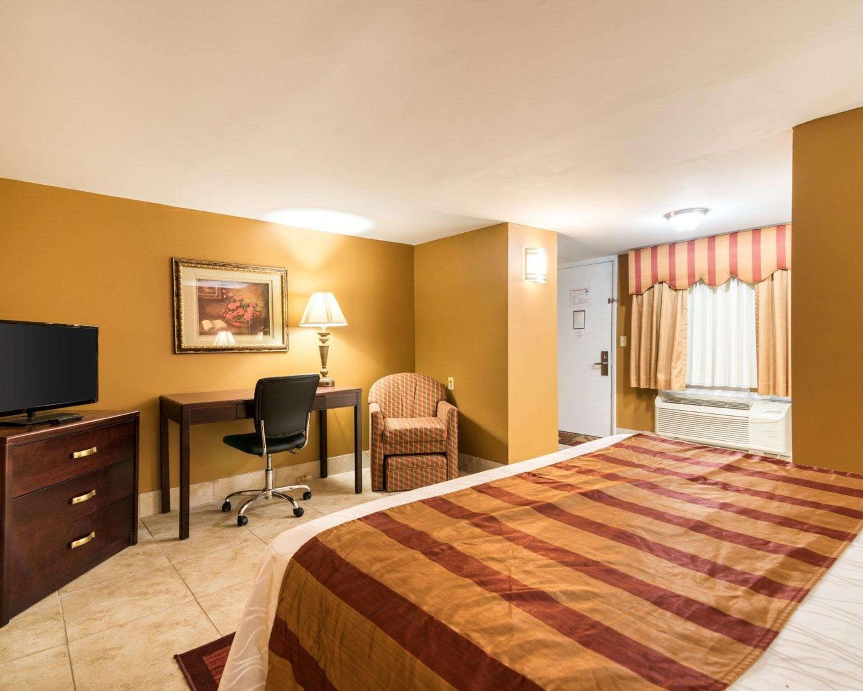 Rodeway Inn Weedsport Exteriér fotografie