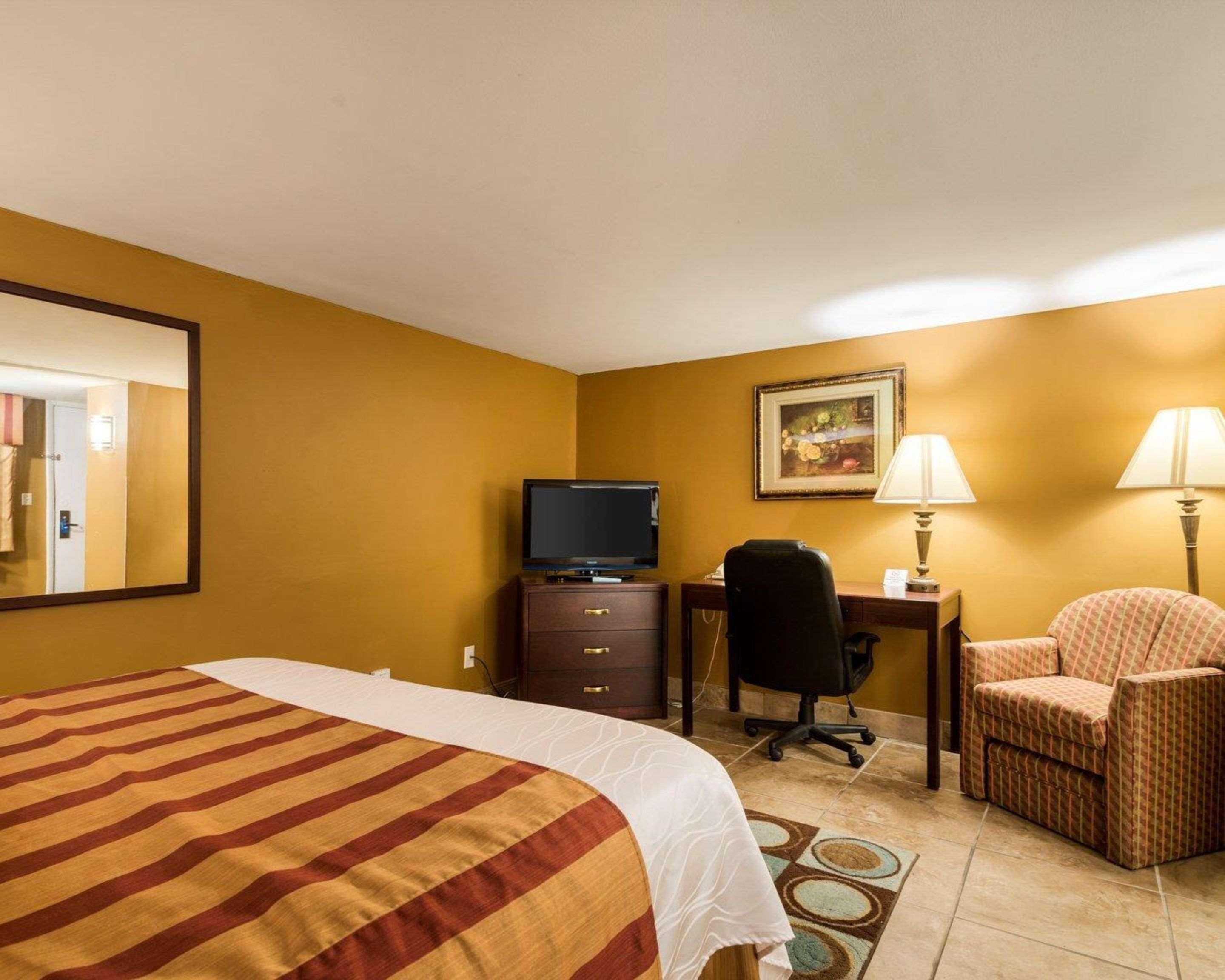 Rodeway Inn Weedsport Exteriér fotografie