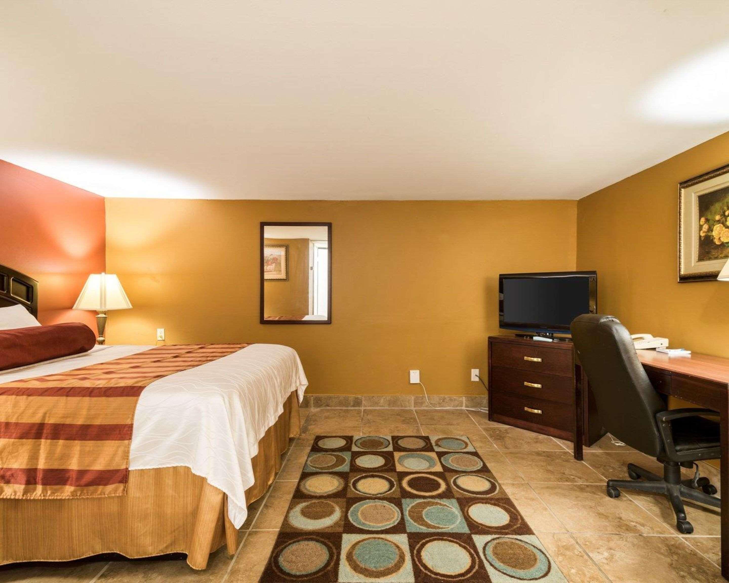 Rodeway Inn Weedsport Exteriér fotografie