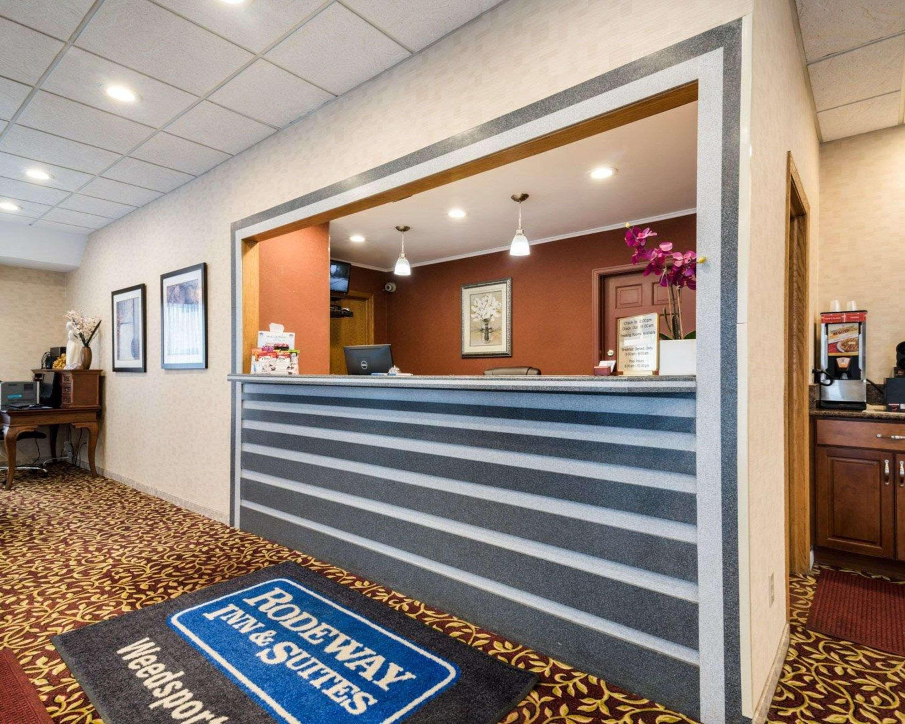 Rodeway Inn Weedsport Exteriér fotografie
