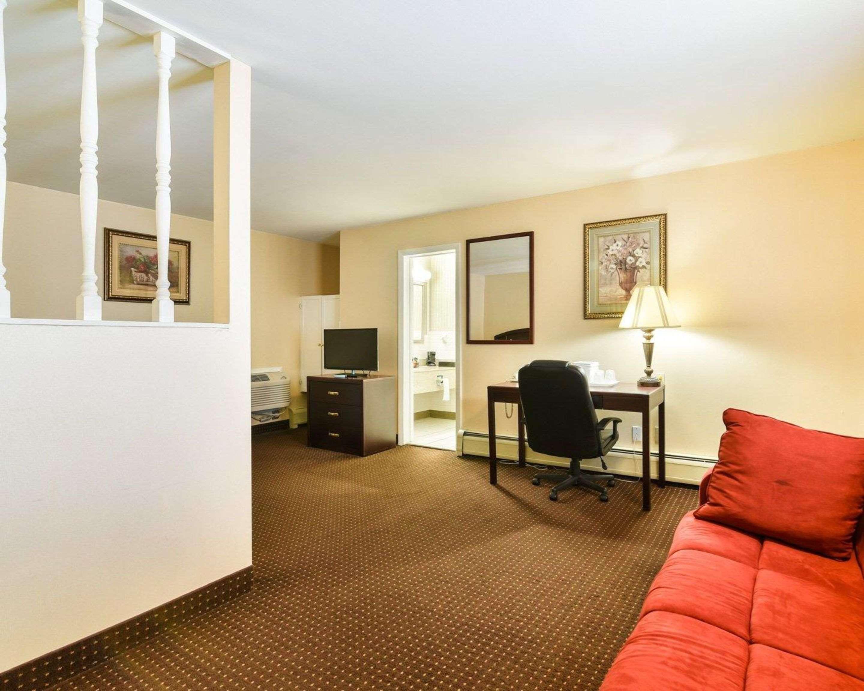 Rodeway Inn Weedsport Exteriér fotografie