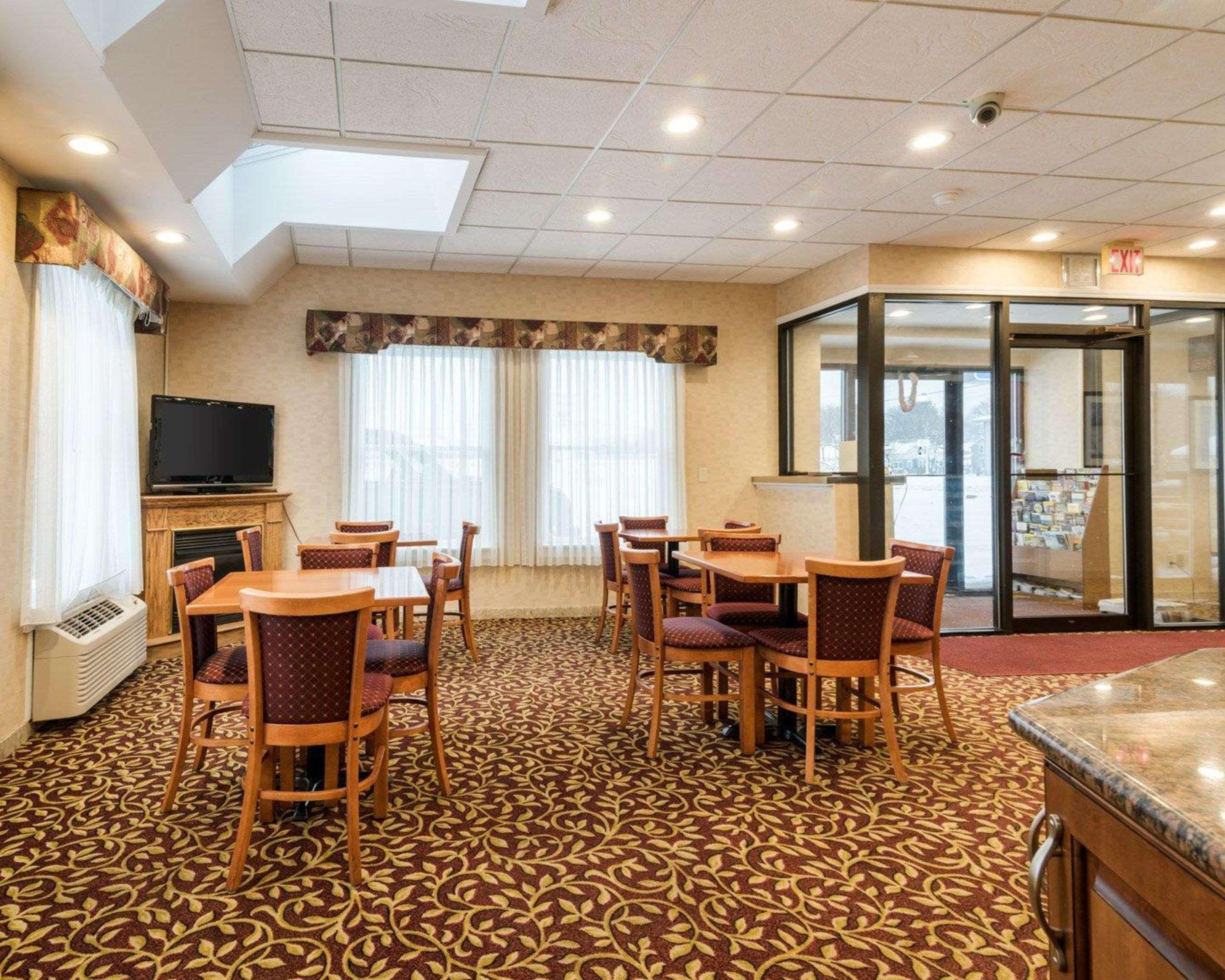 Rodeway Inn Weedsport Exteriér fotografie
