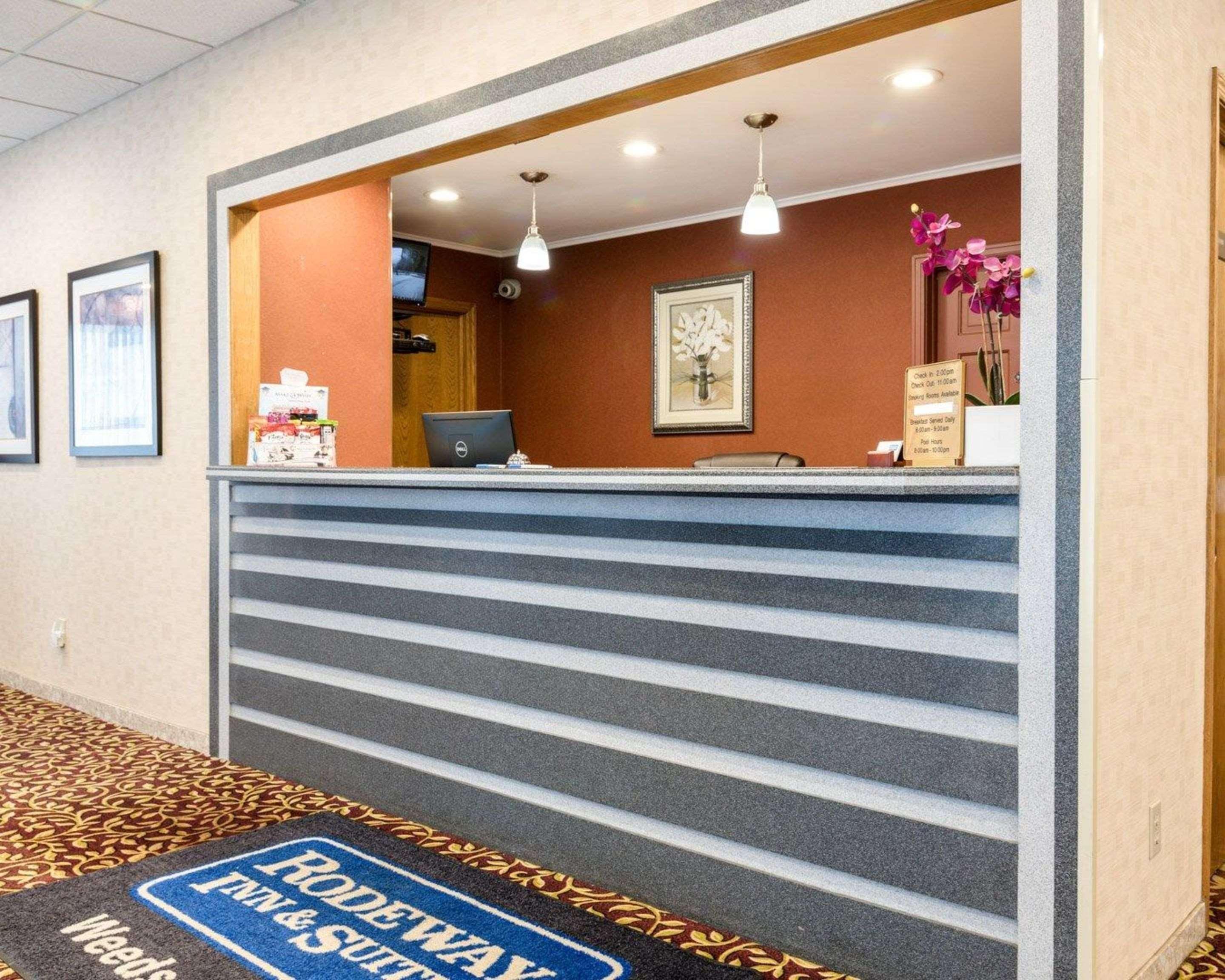 Rodeway Inn Weedsport Exteriér fotografie